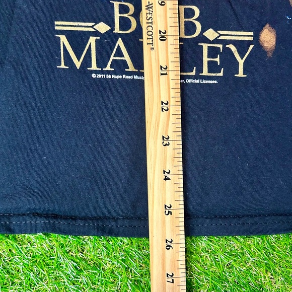 Men’s size small Bob Marley T shirt - Picture 3 of 4